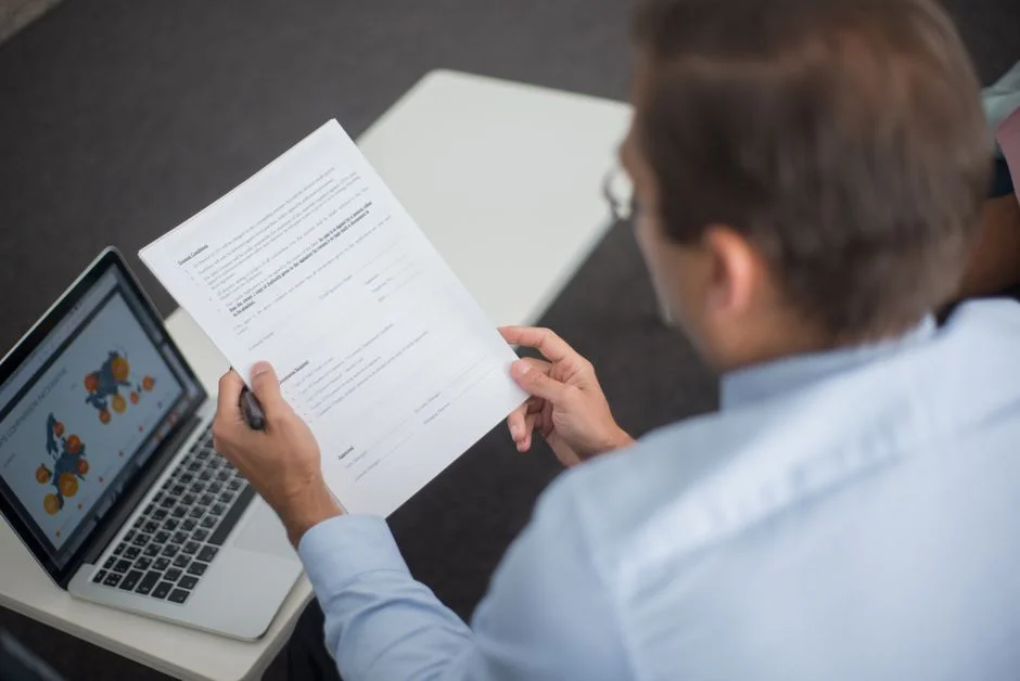 Looking's New Data Policy Triggers Concerns Over US Cybersecurity Risks