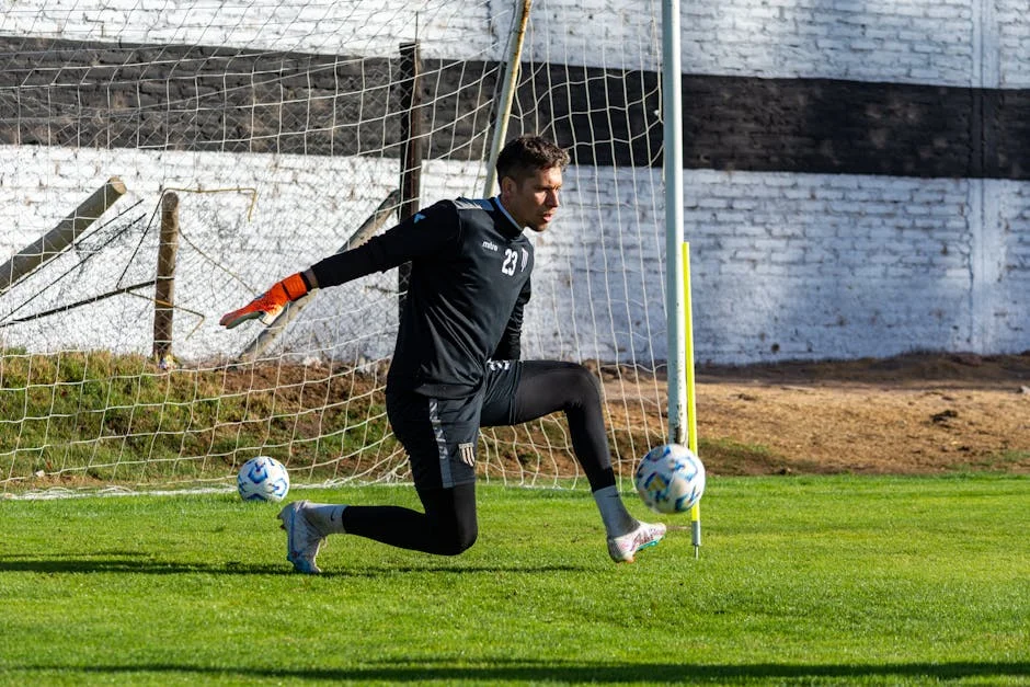 Oscar Whalley Makes Debut for Chivas in Liga MX Clash — Politics World